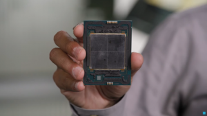 Процессоры Intel Sapphire Rapids-SP Xeon будут иметь 4 стека 8-Hi HBM2E, 14 межкомпонентных соединений EMIB, размеры кристалла Full XCC - около 400 мм2